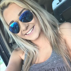 Meet your Posher, Shelby